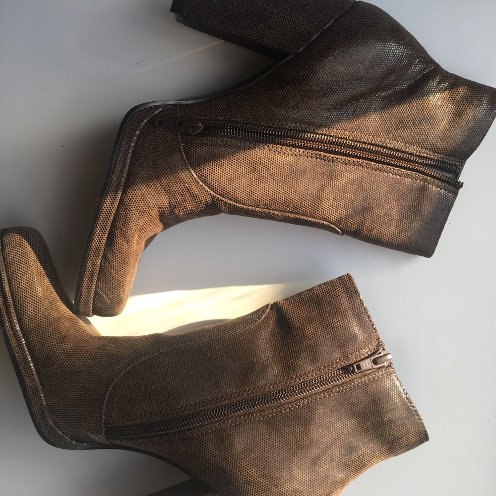 Nine & Co brown leather heeled boots - NWOT